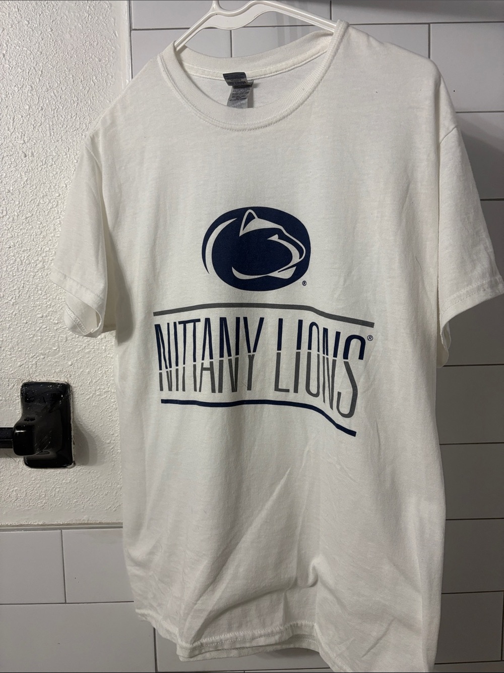 Gildan White T-Shirt with Navy Penn State Nittany Lions Logo